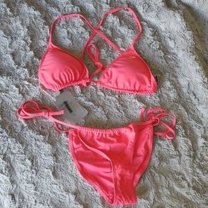 Top- Gymshark Coral Bikini